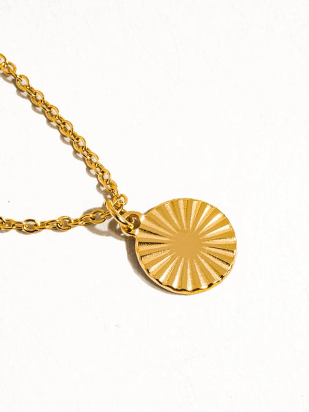 Miraz 18k Gold Round Sun Gaze Necklace