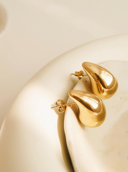 **FREE GIFT with $75 Purchase** Collette Droplet Earring